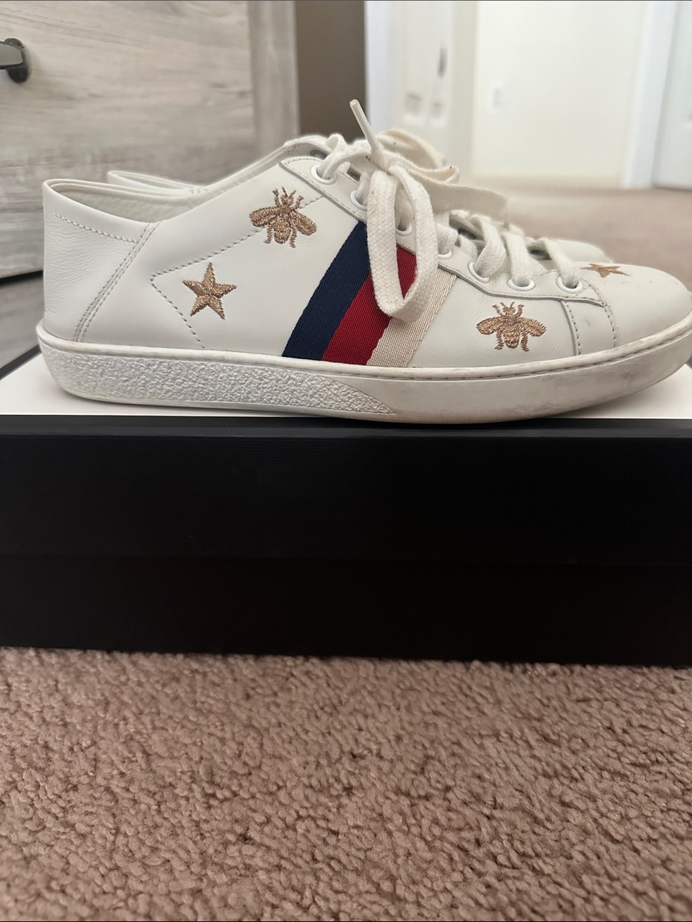 Women Gucci sneakers